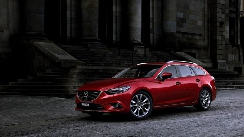 Na het officieel debuut van de Mazda6 sedan is nu (bijna) de Sportbreak aan de beurt. Mazda geeft de eerste beelden vrij en neemt de stationwagon mee naar Parijs eind deze maand. Eind oktober komt de 