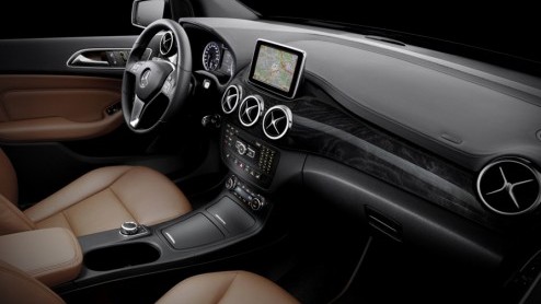 De nieuwe Mercedes B-klasse hebben we inmiddels al van binnen kunnen bezichtigen. Op het web is nu een eerste officile foto van het exterieur gelekt.
