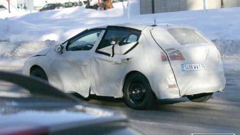 Renault is haar modelgamma flink aan het vernieuwen. Zo zit de Laguna nog vers in het geheugen, is de Twingo onlangs op de weg verschenen en zien we volgende maand de Koleos in volle glorie. Vervolgen