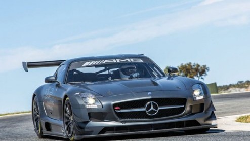 AMG, de huistuner van Mercedes-Benz, bestaat 45 jaar. Reden voor een klein feestje en diverse jubileummodellen, zoals deze SLS AMG GT3 45th Anniversary. Een gelimiteerde uitvoering met een gepeperd pr