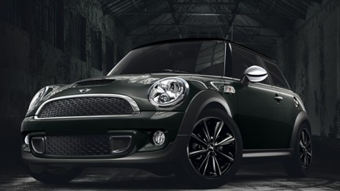 Mini voegt twee nieuwe uitvoeringen toe aan het programma: de Westminster en de Kite White, gebaseerd op respectievelijk de Mini Cooper (S) hatchback en Mini One.