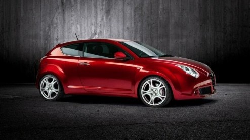 Geen Furiosa, Junior of Mito. Nee, Alfa geeft haar nieuwe kleinste de naam Mi.To mee. Met gezwinde pas  in juni start de productie  komt de Mi.To onze kant op, waarna hij zich in een strijdlustig co