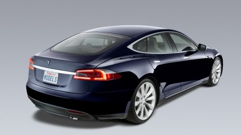 De prijzen van de volledig elektrische Tesla Model S zijn bekend gemaakt. Tesla's volledig elektrisch aangedreven vlaggenschip is er vanaf 72.600 euro. Bijtelling? 0%!