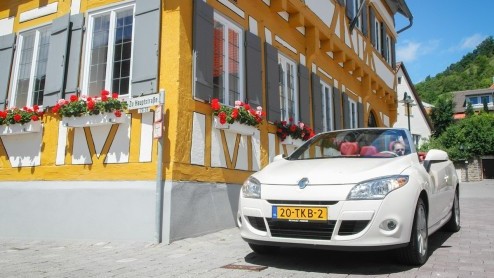 Als het weer eens echt zomer is moet je het er gewoon van nemen. Renault stuurde ons daarom met alle plezier op pad in een Mgane Coup-Cabriolet Floride, de exclusief uitgevoerde cabrio met inklapb