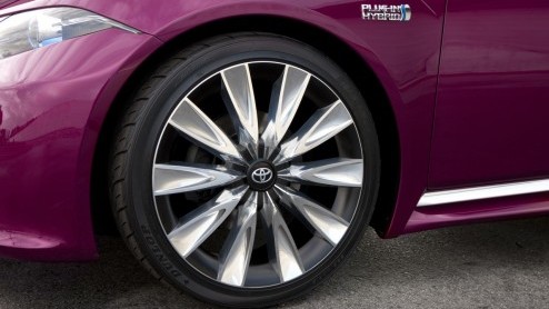 Na een plaagstootje kunnen we Toyota's sportieve studiemodel nu uit alle hoeken aanschouwen. De NS4 Advanced Plug-in Hybrid Concept - want zo heet hij - is onthuld.