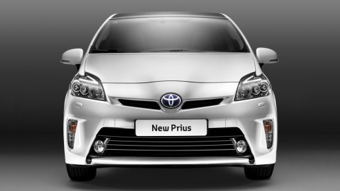 Toyota grijpt de introductie van de plug-in Prius en Prius MPV aan de vertrouwde Prius een opfrisser te geven. De Japanners leggen zich niet toe op de techniek maar op in- en exterieur.