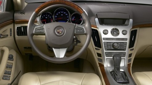 Cadillac gaat een nieuwe fase in met het offensief op de Europese markt. De nieuwe CTS is namelijk de eerste auto van het luxemerk van General Motors die serieuze concurrentie is voor de Europese prem