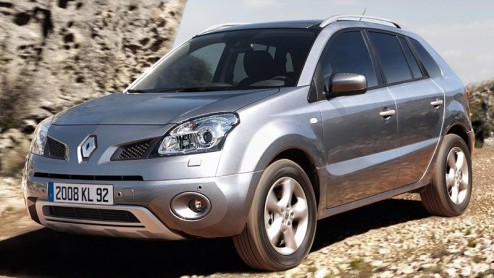 In tegenstelling tot in het segment der MPVs heeft Renault bij de SUVs even de kat uit de boom gekeken. Nu de hoog op poten staande modellen een succes blijken te zijn, kan ook de Franse fabrikant n