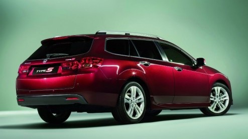 Naast de presentatie van de Honda Insight hebben de Japanners ook nieuws op het Accord-front. De middenklasser wordt namelijk leverbaar met een extra potente 2.2 dieselmotor, die Type S i-DTEC achter 