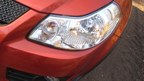 Op zoek naar iets stoers, met genoeg ruimte, maar een schappelijk prijskaartje? Dan is de Suzuki SX4 zo gek nog niet! We reden de opgestoerde versie met 4Grip vierwielaandrijving en een 1.6 onder de k