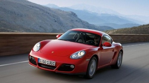 Porsche liefhebbers kunnen op de dag van de liefde de nieuwste aanwinsten van Porsche bekijken. Op Valentijnsdag staan de nieuwe Porsche Boxster en Cayman staan bij de Porsche Centra in ons land. De B