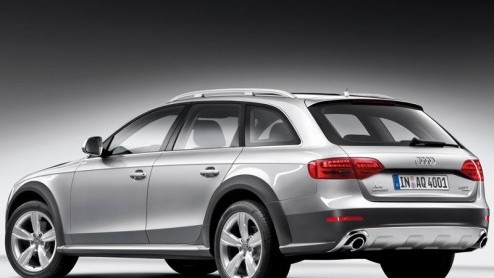 Audi breidt de Allroad-familie uit met de A4 Allroad quattro. De A4 Avant diende hiervoor als basis en werd stoer opgeleukt met bredere wielkasten, een andere grille en robuuste bumpers. Met wat extra