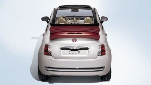 Het is nu officieel, de Fiat 500C is geboren. Als homage aan het open top-model uit 1957 beleeft deze 500 semi-cabriolet zijn debuut tijdens de Autosalon in Genve. Update: nieuwe beelden om opnieuw