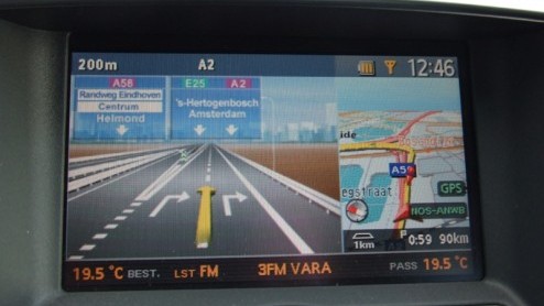 Tja, soms zit het even niet mee. Sta je op het punt om Infiniti op de Europese markt te introduceren, verkeert heel de wereld opeens in een crisis. Mooi is dat. Toch beweert de dealer in Barendrecht h