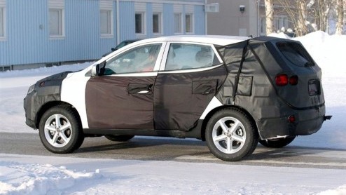 Hyundai heeft met de Tuscon een groot verkoopsucces geboekt. Door de jaren heen kreeg de Koreaan gezelschap uit Duitsland, en heeft de midi-SUV zijn langste tijd gehad. Dat weet Hyundai ook, en dus wo