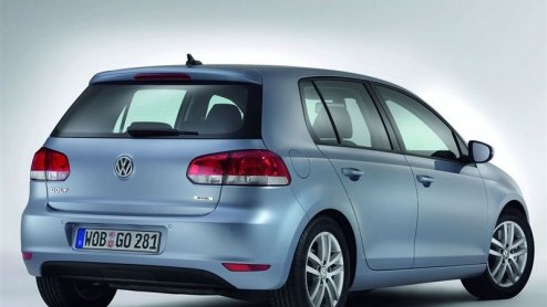 Rijden op diesel, benzine, aardgas, of LPG, het kan allemaal bij Volkswagen. Naast de onlangs aangekondigde Golf BiFuel op LPG presenteren de Duitsers hun nieuwste aardgas aanwinst Touran TSI EcoFuel 