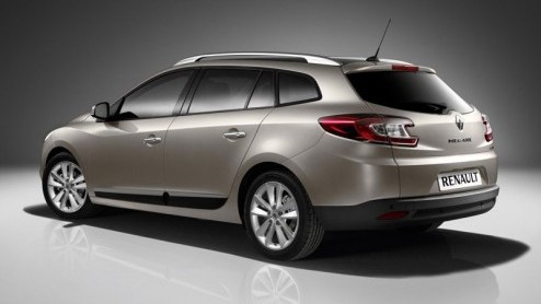 De Megane-familie breidt zich gestaag uit. Vandaag presenteert Renault zowel de Megane Estate en Scenic in vol ornaat. Kosten nog moeite werd gespaard om deze gezinsvrienden klaar te stomen in het str