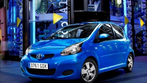 We willen de feeststemming niet bedrukken, maar feit is wel dat de autoverkopen de afgelopen maand flink zijn gedaald vergeleken met februari vorig jaar. In februari zijn er 34.511 autos geregistreer