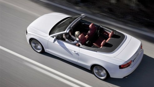 Wil jij de Audi A5 Cabriolet in levende lijve bewonderen? Kom naar de AutoRAI, want Audi neemt de paradeer-A5 mee naar de autobeurs, volgende maand, waarna de verkoop start. De prijzen beginnen bij 52