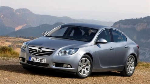 De zuinigste telg uit de Insignia-familie zat er al aan te komen, en bijna is het zo ver. Op de AutoRAI debuteert de Opel Insignia ecoFLEX, een krachtige 160pk-sterke dieselvariant die heel spaarzaam