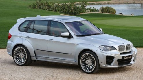 G-Power is trots. Zij hebben de sterkste BMW SUV in handen en geven deze de niet bescheiden naam G-Power X5 Typhoon. Niet zo gek als je weet dat onder deze onder handen genomen BMW X5 een 4.8 V8 met c