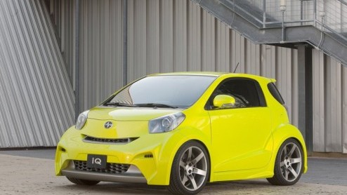 Toyota iQ nog iets te braaf? Het merk Scion, onderdeel van Toyota presenteert de iQ Concept, om indruk te gaan maken in New York. Gezien zijn serieuze uiterlijk moet dat wel gaan lukken. En dat met ee