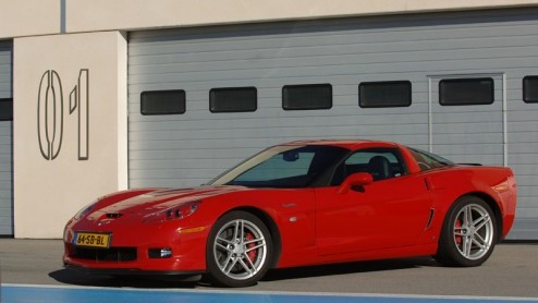 De gewone Corvette is met zijn dik 400 pk al geen katje dat je zonder handschoenen moet aanpakken. De overtreffende trap, genaamd Z06, is soms zelfs angstaanjagend snel.