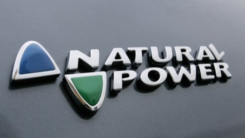 Je hebt van die autos die hun tijd nog vooruit zijn. De Fiat Grande Punto Natural Power is er zo een. Deze Italiaan rijdt weliswaar als elke andere Punto en ziet er ook heel gewoon uit, maar dat de