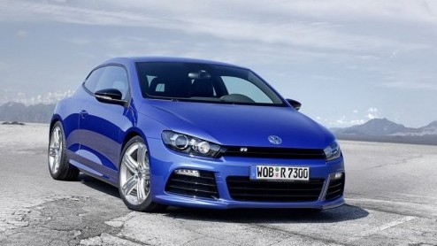 De collectie R-modellen bij Volkswagen wordt nog leuker. Naast de Passat R36, Touareg R50 en de aanstaande Golf R hebben de Duitsers ook voor de Scirocco een supersportief topmodel in gedachten. Na di