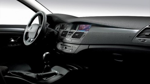 Het hing al even in de lucht dat Renault de Laguna het gamma ging vernieuwen. Met sportievere looks gebaseerd op de GT willen de Fransen zo het succes van deze middenklasser vergroten. Nieuw is ook he