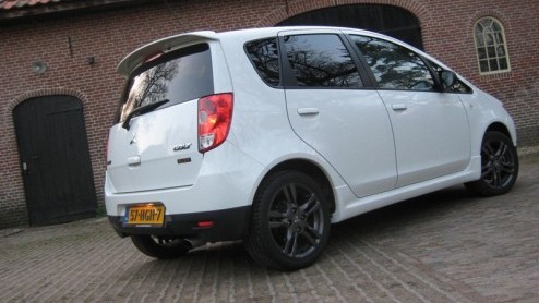 Bij Mitsubishi kunnen sportieve rijders al jaren terecht bij de Lancer Evolution. Sinds kort is ook de vernieuwde Colt in gespierd outfit verkrijgbaar, maar dan onder de noemer Ralliart. Welke naam he