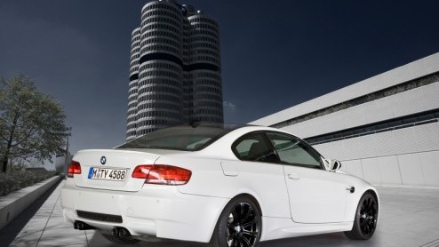 Voor de liefhebbers van de BMW is er de M3 Edition, een exclusieve uitvoering die bijzonder is aangekleed. De productie blijft beperkt tot de Coupe-variant, die (als Edition) tot het eind van dit jaar