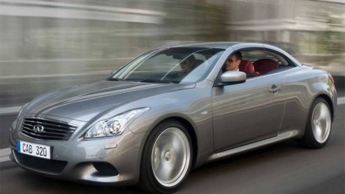 Bij Infiniti staat binnenkort een nieuw model in de showroom; het is de G37 Cabriolet. Deze 'premium-Japanner' is reeds te bestellen en kost minstens 71.750 euro. De nog luxere GT Premium-uitvoering m