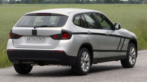 Het is aftellen voor de BMW X1. De nieuwste en tevens kleinste uitbreiding van de X-familie van BMW wordt in september te Frankfurt gentroduceerd, maar is vooraf al meerdere malen gesignaleerd op de