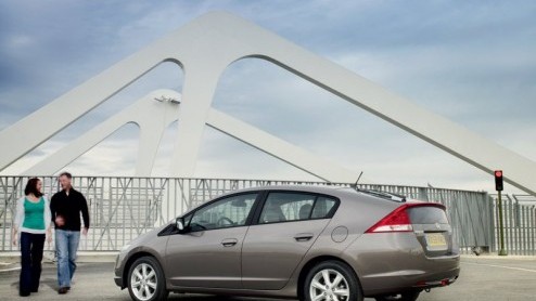 Goed nieuws voor bezitters van zeer zuinige auto's. Het Ministerie van Financin meldt dat de motorrijtuigenbelasting voor die groep auto's per 1 januari 2010 komt te vervallen. De maatregel moet de a