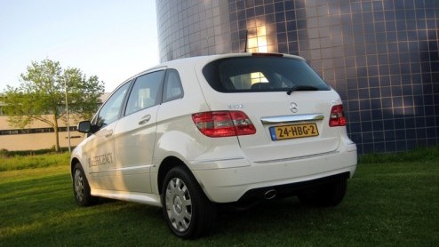 Met de B-Klasse bewandelt Mercedes-Benz zijn eigen weg tussen de de compacte middenklasse en diverse ruimtemodellen. In de gevarieerde reeks (turbo)benzine- en dieselmotoren springt er een als groens
