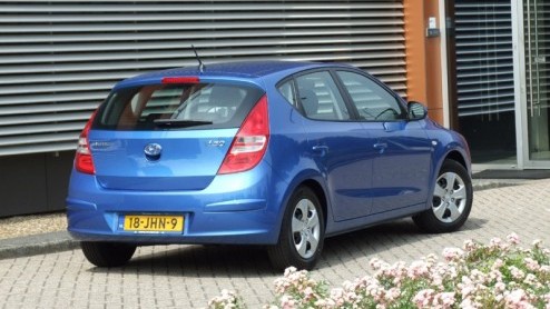 Bij Hyundai hoor je vooralsnog niemand klagen. Je zou bijna gaan denken dat ze de recessie in Korea genitieerd hebben, want de introductie van de compacte i-modellen is (achteraf) uiterst nauwkeurig