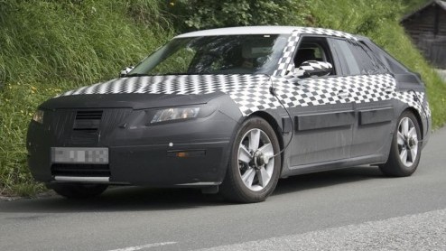 Ondanks alle bekendmakingen rondom de verkoop van General Motors is het voor wat betreft de introductie van nieuwe modellen business as usual. Saab heeft de nieuwe 9-5 al even in het verschiet, het