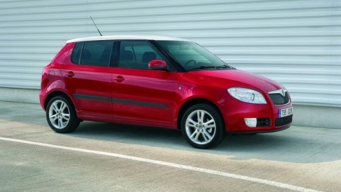 Skoda viert als officieel partner van de Tour de France de start van het evenement met vier speciale Tour-modellen; de Roomster Tour en Tour Pro, Fabia Hatchback Tour en Fabia Combi Tour.