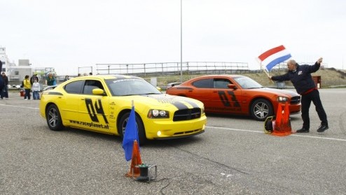 Wel eens in een Lamborghini Gallardo gereden, achter het stuur gekropen van een Porsche 911 of met een Aston Martin V8 Vantage over het asfalt gescheurd? Of een dragrace gedaan met een Dodge Chargers?