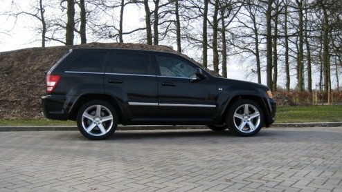 Hoe verantwoord is een Jeep Grand Cherokee SRT8? Als je van bulderende pk's, brutale looks en veel aandacht houdt kun je aan deze Amerikaan geen betere hebben. Uiteraard moet je wel over een dikke por
