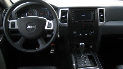 Hoe verantwoord is een Jeep Grand Cherokee SRT8? Als je van bulderende pk's, brutale looks en veel aandacht houdt kun je aan deze Amerikaan geen betere hebben. Uiteraard moet je wel over een dikke por