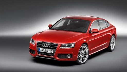 Audi barst los en geeft alle beelden, details en prijzen van de nieuwe A5 Sportback vrij. De vierdeurscoup is het derde model uit de A5-reeks en wordt leverbaar vanaf eind oktober, tegen inlevering v