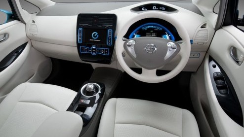 Nissan's grootste plannen om met een betaalbare elektrisch aangedreven auto op de markt te komen worden nu wel heel concreet. De nieuwe Leaf is compleet nieuw ontwikkeld en zoemt eind volgend jaar naa
