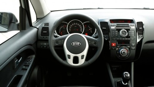 Kia zoekt letterlijk en figuurlijk de ruimte in het compacte B-segment. Deze veelzijdige kleine MPV komt onder de naam Venga nog dit jaar op de markt. Alleen in Europa, want deze Koreaan is speciaal v