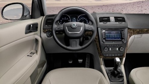 Vrijdag twee oktober, net voor dierendag, arriveert het nieuwe familielid Yeti bij de Skoda-dealers. Het prijskaartje voor deze stoere Tsjech, die een stuk offroad niet uit de weg slaat, maar ook fami