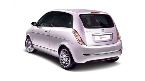 Bij een autoshow als de IAA mag bij Lancia een eye-catcher niet ontbreken. Het merk presenteert volgende week in Frankfurt een regelrechte aandachtstrekker voor vrouwen: de Ypsilon ELLE showcar. Daarn