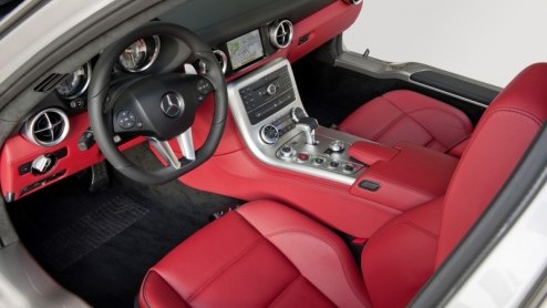 Het is zo ver, de langverwachte Mercedes-Benz SLS AMG gaat uit de deuken. Volgende week staat-ie te pronken in vol ornaat op de IAA, voorafgaand daaraan geeft Das Haus al tekst en uitleg, inclusief of