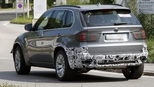 Volgend jaar is de BMW X5 in zijn huidige gedaante drie jaar op weg. De eerste rimpels - als die er al zijn - worden in 2010 met een opfriskuur gladgestreken.