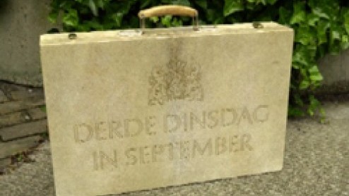 Terwijl de IAA in Frankfurt is losgebarsten is Nederland in de ban van Prinsjesdag. De belastingmaatregelen die de automobilist in 2010 gaan treffen staan helemaal in het teken van het stimuleren van